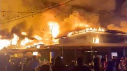 Malezya'da yangın: Bir kasaba yok oldu!