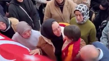 Saldırıda evladını kaybeden acılı anneden y&uuml;rek yakan teselli!