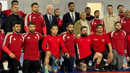 Vali G&uuml;l ve Mesut &Ouml;zil'den milli g&uuml;reş&ccedil;ilere ziyaret