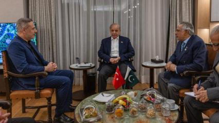 Antalya'da s&uuml;rpriz zirve: Bakan Fidan, Şahbaz Şerif'le g&ouml;r&uuml;şt&uuml;