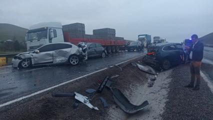 Yolcu otob&uuml;s&uuml; 10 araca &ccedil;arparak durabildi: 7 yaralı