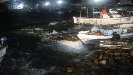 Hatay'ı fırtına vurdu! Tekneler battı, ağa&ccedil;lar devrildi