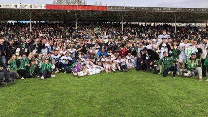 Şampiyon olup tarihlerinde ilk kez 2. Lig'e y&uuml;kseldiler