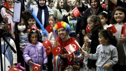 23 Nisan Coşkusu Kıtaları Aştı