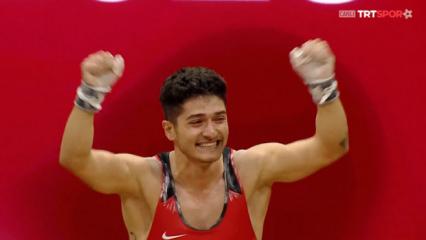 Milli halterci Muhammed Furkan &Ouml;zbek Avrupa rekoru kırarak şampiyon oldu