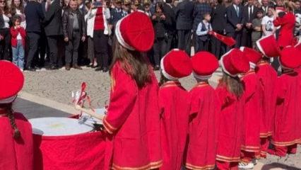 AK Parti'den 'mehter' provokasyonuna tepki: 'Ana muhalefet bu halde'