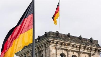 Almanya&rsquo;da casusluk alarmı: Ş&uuml;pheliler trafik kontrol&uuml;nde yakalandı!