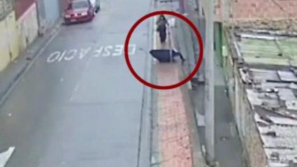 Arabadan fırlayan teker kadını hayattan kopardı! Feci &ouml;l&uuml;m kameralara yansıdı...