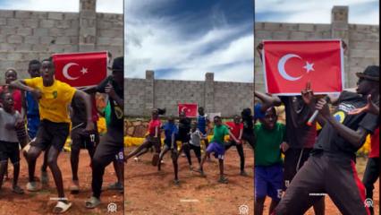 Arda G&uuml;ler ve Kenan Yıldız isimleri Uganda sokaklarında...