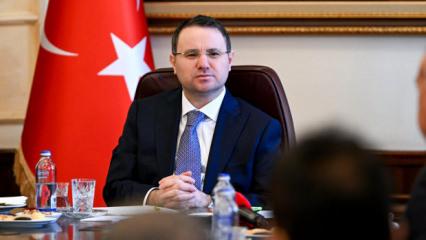 Bakan G&uuml;rlek: Hi&ccedil;bir kişi ya da makam hukukun &uuml;st&uuml;nde değil!