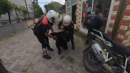 Boğazına şeker ka&ccedil;an motorcuyu polis Heimlich manevrasıyla kurtardı