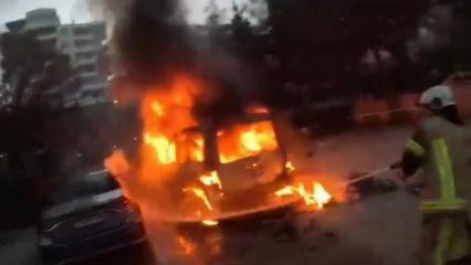 Diyarbakır'da park halindeki ara&ccedil; alev alev yandı