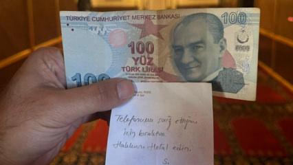 Camide namaz kılarken telefonunu şarj etti, not yazıp 100 TL bıraktı