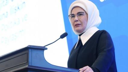 Emine Erdoğan'dan &ccedil;ocukların dijital ortamda korunması programına ilişkin paylaşım