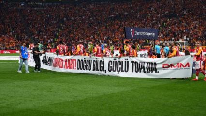 Galatasaray-Fenerbah&ccedil;e derbisinde anlamlı mesaj: "Dezenformasyona kırmızı kart"