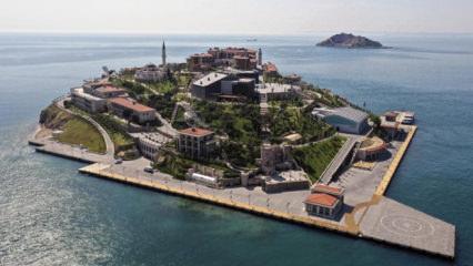 Gen&ccedil;ler tarihle buluşacak: 20 bin &ouml;ğrenci Demokrasi ve &Ouml;zg&uuml;rl&uuml;kler Adası yolcusu