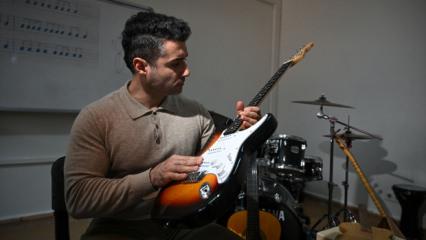 Tahta par&ccedil;asından başlayan hikaye: 'Askıda &Ccedil;algı' projesi b&uuml;y&uuml;yor