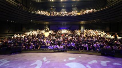 Konya Şehir Tiyatrosu "Kafesten Bir Kuş U&ccedil;tu" adlı tiyatro oyununu ilk kez sahneledi