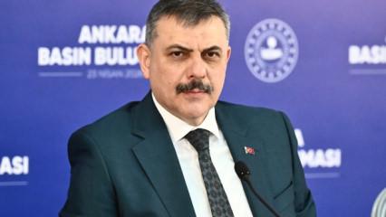 Bakan &Ccedil;ift&ccedil;i'den 27 Nisan mesajı: E-muhtıra karanlığından T&uuml;rkiye Y&uuml;zyılı aydınlığına!