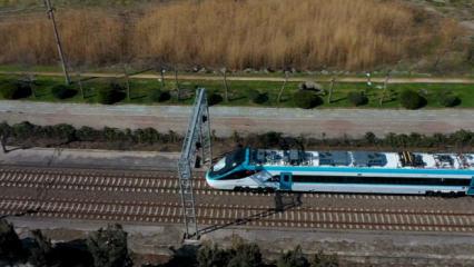 Milli Elektrikli Hızlı Tren saatte 225 kilometre hıza &ccedil;ıktı