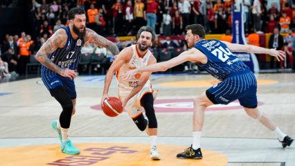 Pota derbisinde kazanan Anadolu Efes!