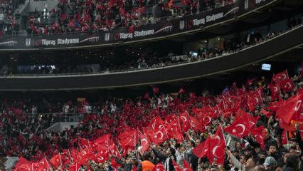 T&uuml;praş Stadyumu'nda 23 Nisan coşkusu!