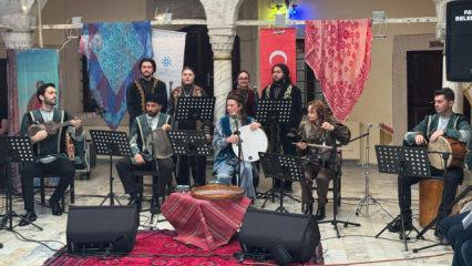 "T&uuml;rk D&uuml;nyası Musiki ve Şiir Ş&ouml;leni", Sultanahmet'te ger&ccedil;ekleştirildi