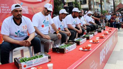 Antalya'da ilgin&ccedil; yarışma: Acıya meydan okudular... İtfaiye k&ouml;p&uuml;kle m&uuml;dahale etti