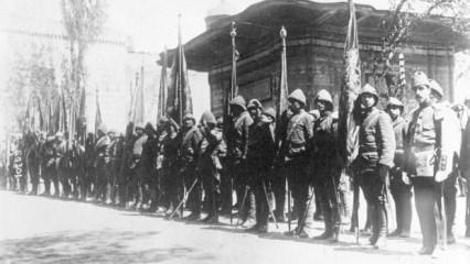57'nci Alay Sancağı i&ccedil;in yapılan madalya t&ouml;renine ait arşiv belgeleri ortaya &ccedil;ıktı