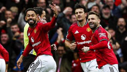 5 goll&uuml; ma&ccedil;ta Manchester United Liverpool'a karşı 10 yıl sonra ilki başardı!