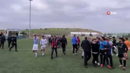 9 goll&uuml; ma&ccedil;ın ardından saha savaş alanına d&ouml;nd&uuml;