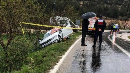 Mersin'de TIR ile &ccedil;arpışan otomobilin s&uuml;r&uuml;c&uuml;s&uuml; &ouml;ld&uuml;
