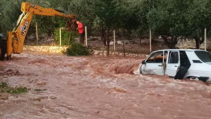 Adana'yı sel vurdu! 1 kişi hayatını kaybetti