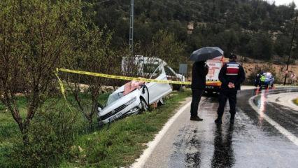 Mersin'de can pazarı! TIR ile &ccedil;arpışan otomobilin s&uuml;r&uuml;c&uuml;s&uuml; &ouml;ld&uuml;