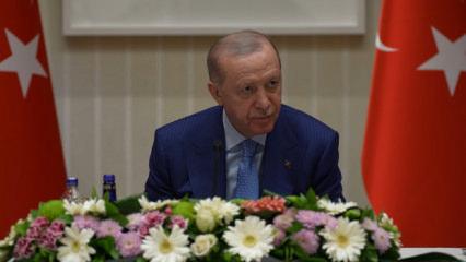 Erdoğan 1 Mayıs &ouml;ncesi iş&ccedil;ilerle g&ouml;r&uuml;şt&uuml;: İş&ccedil;inin aleyhine adım atmayız!