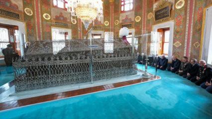 Fatih Sultan Mehmet, vefatının 545'inci yılında kabri başında anıldı