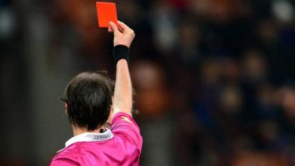 FIFA yeni kuralı onayladı! Bunu yapan futbolcu direkt kırmızı kart g&ouml;recek