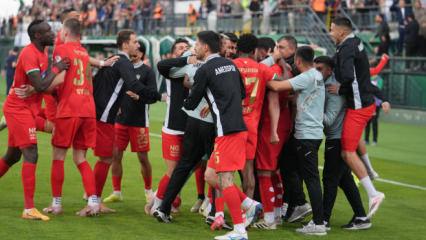 Futbol camiasından S&uuml;per Lig'e y&uuml;kselen Amedspor'a tebrik mesajları!