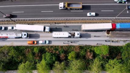 Kocaeli TEM'de 6 tır birbirine girdi: Ankara y&ouml;n&uuml; trafiğe kapandı