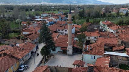 K&uuml;tahya'da bulunan camideki sır y&uuml;zyıllar sonra ortaya &ccedil;ıktı! Mekke detayı...