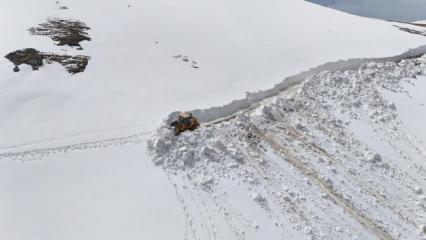 Ordu'da 4 metre kar! M&uuml;cadele s&uuml;r&uuml;yor