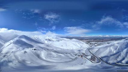 Paland&ouml;ken&rsquo;de Nisan sonunda kar masalı: Bahar kayağı devam ediyor