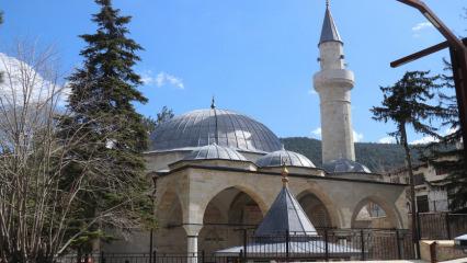 Sakarya&rsquo;da ilgin&ccedil; mimarisiyle dikkat &ccedil;ekiyor: 508 yıllık Yunus Paşa Camii