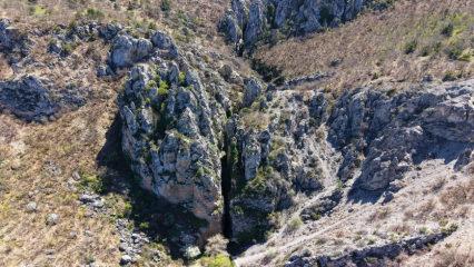 Susuz Şelale hayran bırakıyor! &Ccedil;orum&rsquo;un dağlar arasındaki saklı cenneti