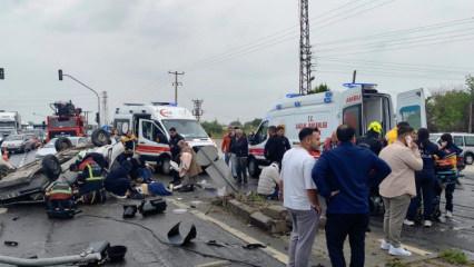 Takla atan otomobil ters d&ouml;nd&uuml;: 2'si &ccedil;ocuk 5 yaralı