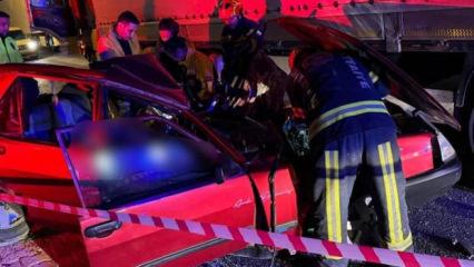 Tıra yandan &ccedil;arpan otomobilde 1 kişi &ouml;ld&uuml;, 1 kişi ağır yaralandı