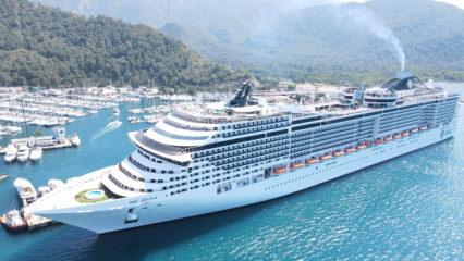 Ege limanlarında turist yoğunluğu: 8 bini aynı anda karaya &ccedil;ıktı!