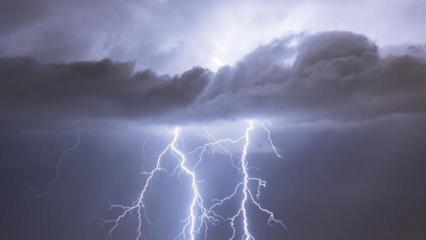 Yıldırım d&uuml;şmesi can aldı: En az 14 &ouml;l&uuml;!