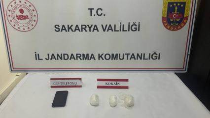 Sakarya&rsquo;da uyuşturucu şebekesine dev darbe: 1 milyon liralık kokain ele ge&ccedil;irildi!