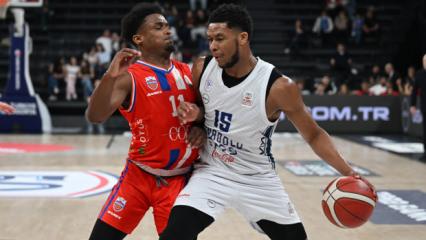 Anadolu Efes'ten 113 sayılık galibiyet